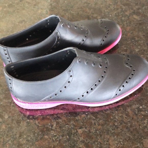 “Like New” Biion Shoes - Picture 2 of 6